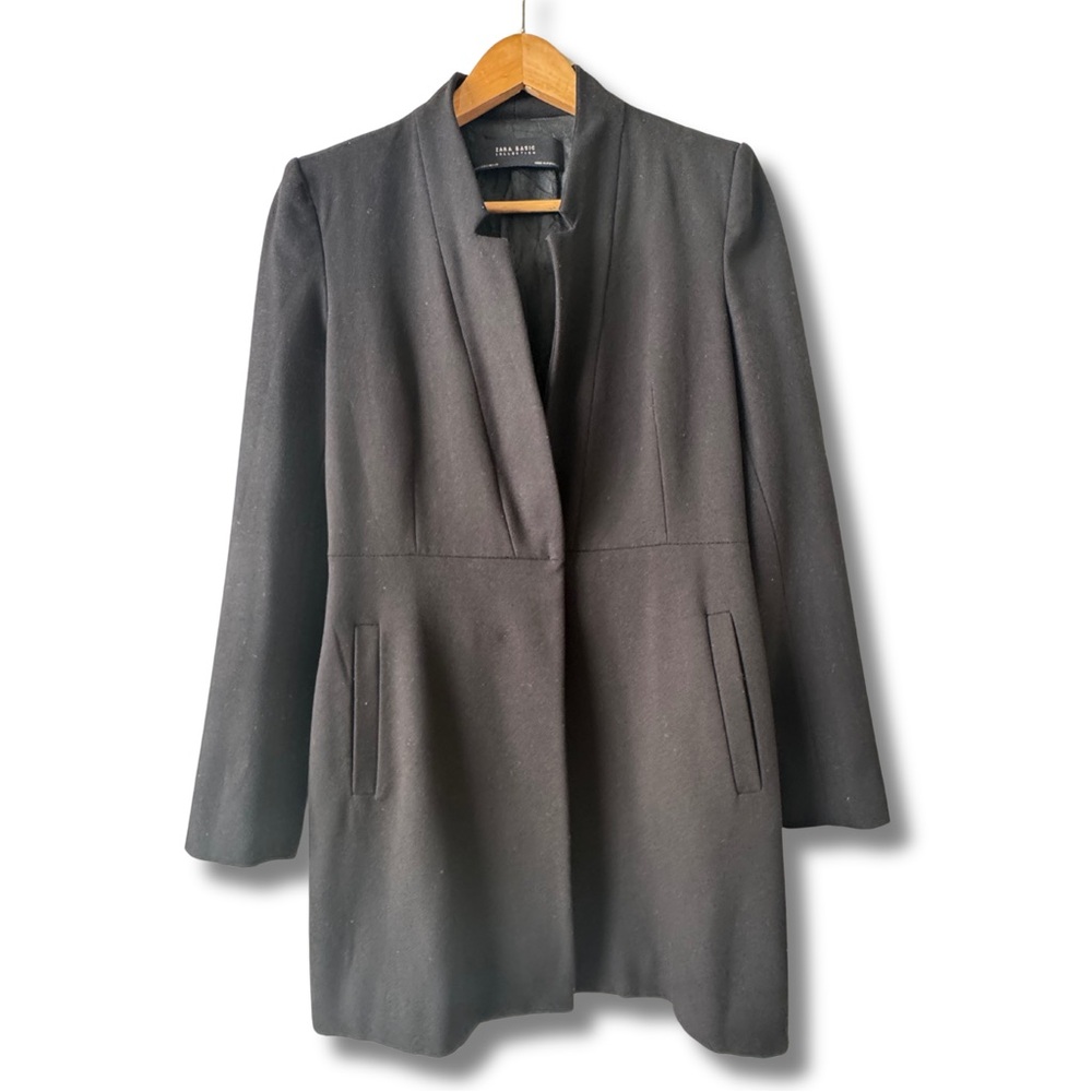 Zara Black Blazer Sleek Collarless Design